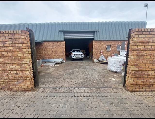 300M² FACTORY FOR SALE IN ANDERBOLT